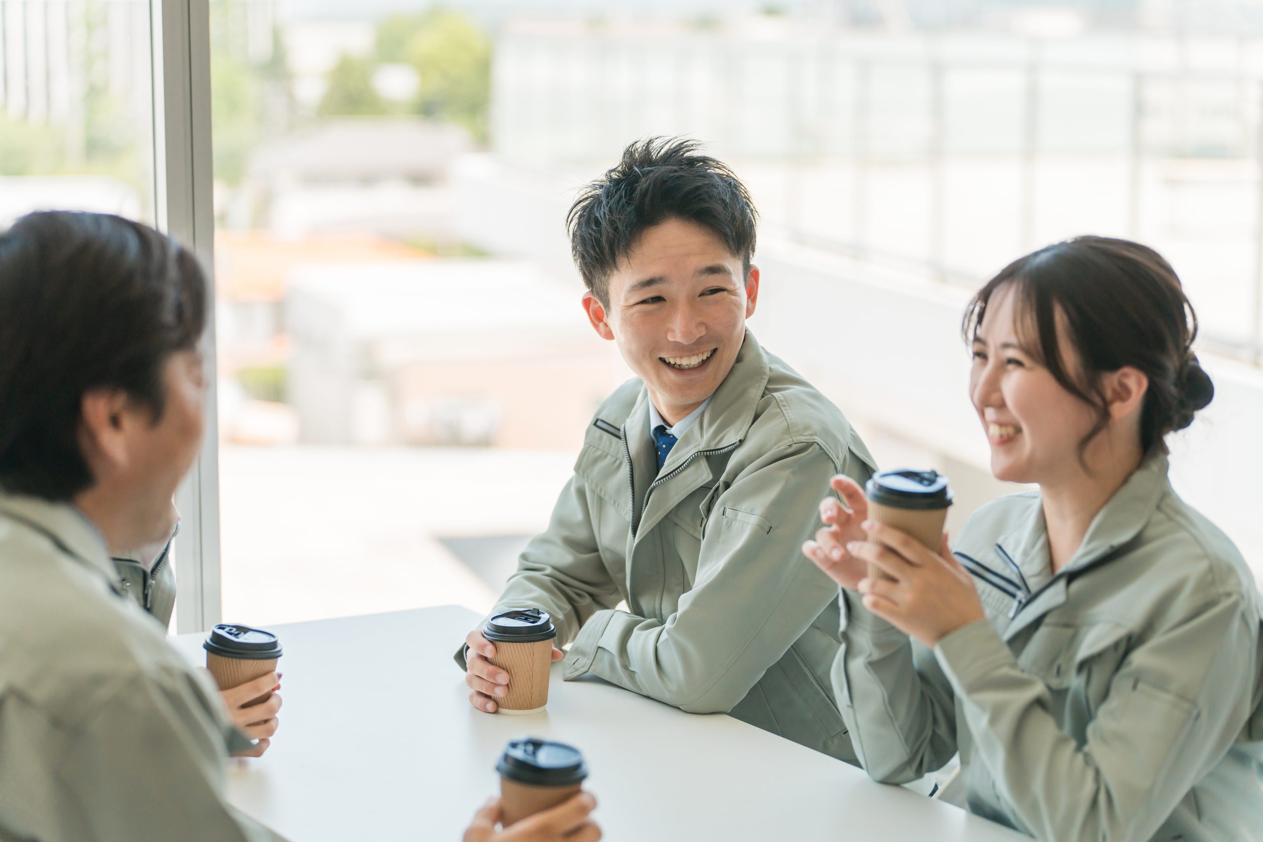 建設現場で働く技術者